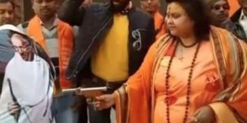 ഗാന്ധിവധ പുനരാവിഷ്കരണം: ഹിന്ദു മഹാസഭാ നേതാവും ഭർത്താവും പിടിയിൽ ഗാന്ധിവധ പുനരാവിഷ്കരണം: ഹിന്ദു മഹാസഭാ നേതാവും ഭർത്താവും പിടിയിൽ