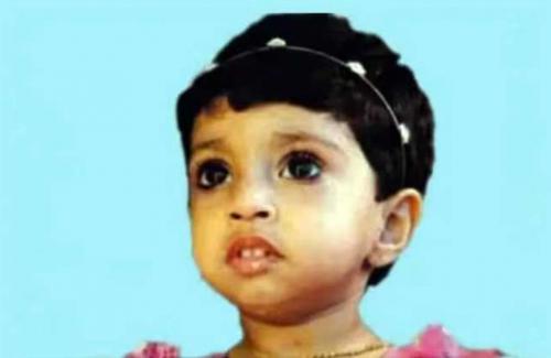 ഭക്ഷണം തൊണ്ടയിൽ കുടുങ്ങി ശ്വാസം കിട്ടാതെ മൂന്ന് വയസുകാരിക്ക് ദാരുണാന്ത്യം ഭക്ഷണം തൊണ്ടയിൽ കുടുങ്ങി ശ്വാസം കിട്ടാതെ മൂന്ന് വയസുകാരിക്ക് ദാരുണാന്ത്യം