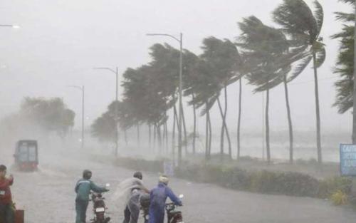 ശനിയാഴ്ച വരെ ഇടിമിന്നലോട് കൂടിയ മഴപെയ്യും; മൂന്നു ജില്ലകളിൽ യെല്ലോ അലർട്ട്