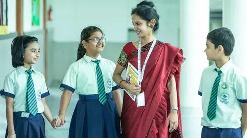 ബി.എൽ.ഒമാരായി അധ്യാപകർ; പഠന പ്രതിസന്ധിക്ക് പരിഹാരമായി 10,000 ത്തിലേറെ താത്കാലിക അധ്യാപകർ എത്തും : ഉത്തരവിറങ്ങി