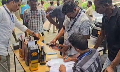 ബാറിൽ നിന്ന് പണപ്പിരിവ്; കൈക്കൂലി വാങ്ങുന്നതിനിടെ എക്സൈസ് ഇൻസ്പെക്ടർ പിടിയിൽ ബാറിൽ നിന്ന് പണപ്പിരിവ്; കൈക്കൂലി വാങ്ങുന്നതിനിടെ എക്സൈസ് ഇൻസ്പെക്ടർ പിടിയിൽ