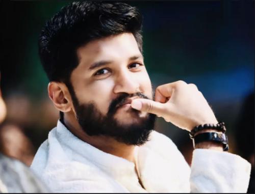  വിജയ് യേശുദാസ് സഞ്ചരിച്ച വാഹനം അപടകത്തിൽപ്പെട്ടു