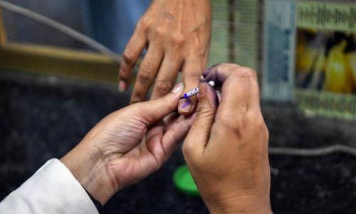 പാലക്കാട്ടെ ഇരട്ട വോട്ട് ആരോപണം: പരിശോധന ഇന്ന്; മറ്റൊരു മണ്ഡലത്തിൽ വോട്ടുണ്ടെന്ന് മറച്ചു വെച്ചാൽ നടപടി പാലക്കാട്ടെ ഇരട്ട വോട്ട് ആരോപണം: പരിശോധന ഇന്ന്; മറ്റൊരു മണ്ഡലത്തിൽ വോട്ടുണ്ടെന്ന് മറച്ചു വെച്ചാൽ നടപടി