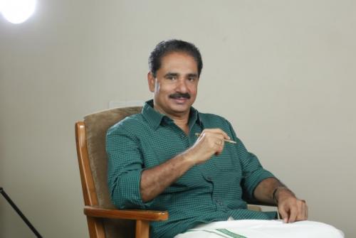 എൻ.കെ പ്രേമചന്ദ്രൻ എംപിയെ എയിംസിൽ പ്രവേശിപ്പിച്ചു എൻ.കെ പ്രേമചന്ദ്രൻ എംപിയെ എയിംസിൽ പ്രവേശിപ്പിച്ചു