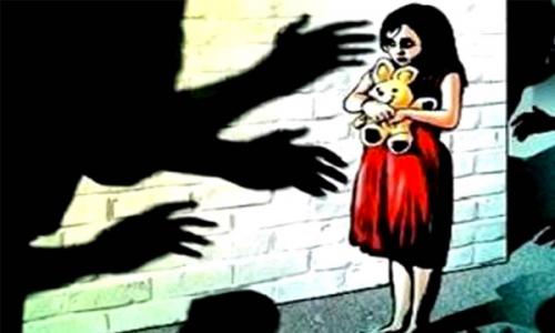 ഡൽ‍­ഹി­യിൽ എട്ട് മാ­സം പ്രാ­യമാ­യ കു­ഞ്ഞി­നെ­ ബന്ധു­ പീ­ഡി­പ്പി­ച്ചു­