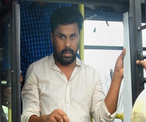 നടി ആക്രമിക്കപ്പെട്ട കേസ്; എട്ട് സാക്ഷികളെ വിസ്തരിക്കാൻ ഹൈക്കോടതി അനുമതി നടി ആക്രമിക്കപ്പെട്ട കേസ്; എട്ട് സാക്ഷികളെ വിസ്തരിക്കാൻ ഹൈക്കോടതി അനുമതി
