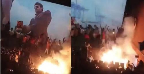 ആവേശം മൂത്ത് പടക്കം പൊട്ടിച്ചു: പ്രഭാസിന്റെ സിനിമ പ്രദർശനത്തിനിടെ തിയേറ്ററിനകത്ത് തീപ്പിടിത്തം ആവേശം മൂത്ത് പടക്കം പൊട്ടിച്ചു: പ്രഭാസിന്റെ സിനിമ പ്രദർശനത്തിനിടെ തിയേറ്ററിനകത്ത് തീപ്പിടിത്തം