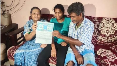 25 വർഷം തന്നെ സേവിച്ച റിക്ഷാക്കാരന് ഒരു കോടിയുടെ സ്വത്തുക്കൾ എഴുതിവച്ച് വീട്ടമ്മ 25 വർഷം തന്നെ സേവിച്ച റിക്ഷാക്കാരന് ഒരു കോടിയുടെ സ്വത്തുക്കൾ എഴുതിവച്ച് വീട്ടമ്മ