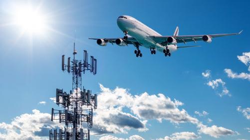 5G സിഗ്നലുകൾ വിമാന സർവ്വീസുകളെ ബാധിച്ചേക്കുമെന്ന ആശങ്കയ്ക്ക് പരിഹാരവുമായി കേന്ദ്ര സർക്കാർ 5G സിഗ്നലുകൾ വിമാന സർവ്വീസുകളെ ബാധിച്ചേക്കുമെന്ന ആശങ്കയ്ക്ക് പരിഹാരവുമായി കേന്ദ്ര സർക്കാർ