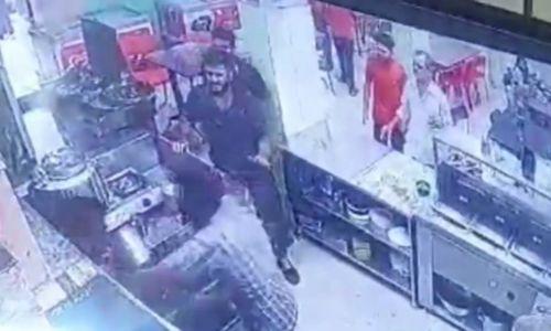 കന്യാകുമാരി മാർത്താണ്ഡത്ത് ഹോട്ടൽ ജീവനക്കാർ തമ്മിൽ സംഘർഷം; ഒരാൾ കുത്തേറ്റ് മരിച്ചു കന്യാകുമാരി മാർത്താണ്ഡത്ത് ഹോട്ടൽ ജീവനക്കാർ തമ്മിൽ സംഘർഷം; ഒരാൾ കുത്തേറ്റ് മരിച്ചു
