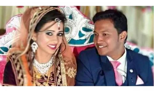 വി­വാ­ഹ സമ്മാ­നം തു­റന്നു­ നോ­ക്കു­ന്പോൾ അജ്ഞാ­ത വസ്തു­ പൊ­ട്ടി­ത്തെ­റി­ച്ച് വരൻ മരി­ച്ചു­