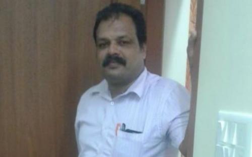 ചീട്ടുകളി സംഘത്തെ അന്വേഷിക്കുന്നതിനിടെ കെട്ടിടത്തിൽ നിന്ന് വീണ് എസ്.ഐക്ക് ദാരുണാന്ത്യം ചീട്ടുകളി സംഘത്തെ അന്വേഷിക്കുന്നതിനിടെ കെട്ടിടത്തിൽ നിന്ന് വീണ് എസ്.ഐക്ക് ദാരുണാന്ത്യം