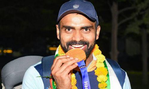 ഒളിമ്പിക്സ് വെങ്കല മെഡൽ ജേതാവ് പി.ആർ. ശ്രീജേഷിനെ ആദരിച്ച് സംസ്ഥാന സർക്കാർ ഒളിമ്പിക്സ് വെങ്കല മെഡൽ ജേതാവ് പി.ആർ. ശ്രീജേഷിനെ ആദരിച്ച് സംസ്ഥാന സർക്കാർ