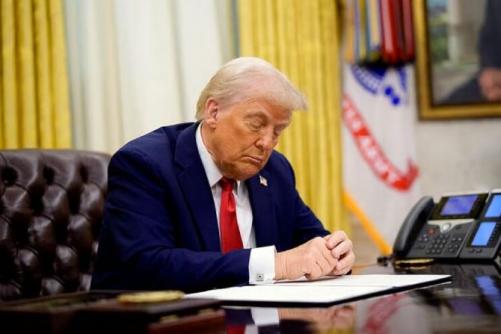 അമേരിക്കയിൽ വീണ്ടും ഭരണസ്തംഭനം; ബജറ്റ് പ്രതിസന്ധിയിൽ സർക്കാർ സേവനങ്ങൾ തടസ്സപ്പെട്ടു