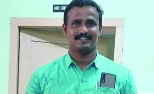 പ്ലസ്ടു വിദ്യാർത്ഥിനിക്ക് അശ്ലീല സന്ദേശമയച്ച അധ്യാപകൻ അറസ്റ്റിൽ പ്ലസ്ടു വിദ്യാർത്ഥിനിക്ക് അശ്ലീല സന്ദേശമയച്ച അധ്യാപകൻ അറസ്റ്റിൽ
