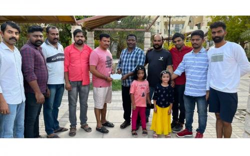 ലാൽ കെയെർസ് ബഹ്റൈൻ ചികിത്സാധനസഹായം കൈമാറി ലാൽ കെയെർസ് ബഹ്റൈൻ ചികിത്സാധനസഹായം കൈമാറി