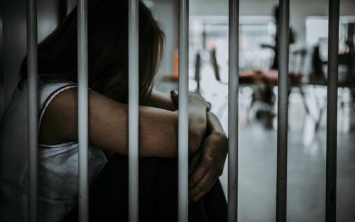 മനുഷ്യക്കടത്തും പെൺവാണിഭവും: രണ്ട് ഏഷ്യൻ സ്ത്രീകൾക്ക് അഞ്ച് വർഷം തടവും പിഴയും വിധിച്ച് ബഹ്‌റൈൻ കോടതി