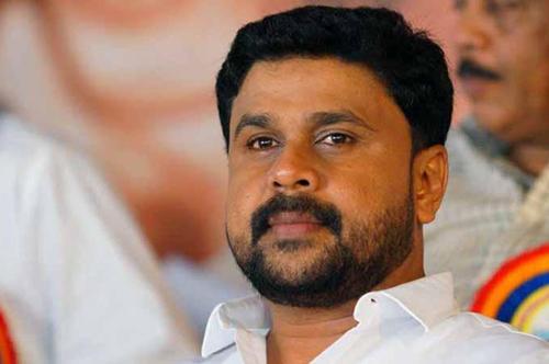 നടിയെ ആക്രമിച്ച കേസ്: പ്രതിപ്പട്ടികയില് നിന്ന് ഒഴിവാക്കണമെന്ന ദിലീപ് നടിയെ ആക്രമിച്ച കേസ്: പ്രതിപ്പട്ടികയില് നിന്ന് ഒഴിവാക്കണമെന്ന ദിലീപ്