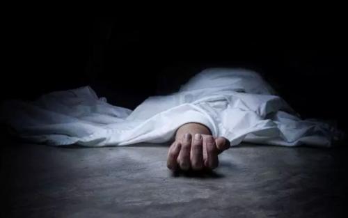 നീന്താനിറങ്ങിയ യുവാവ് പാറക്കല്ലുകൾക്കിടയിൽ തലകുടുങ്ങി മരിച്ചു നീന്താനിറങ്ങിയ യുവാവ് പാറക്കല്ലുകൾക്കിടയിൽ തലകുടുങ്ങി മരിച്ചു