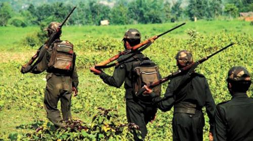 ആദിവാസികളോട് അവകാശ നിഷേധത്തിനെതിരെയും ഭൂമിയുടെ പട്ടയത്തിനുവേണ്ടിയും പോരാടാൻ ആഹ്വാനം ചെയ്ത് വയനാട്ടിൽ മാവോയിസ്റ്റ് അനുകൂല പോസ്റ്റർ ആദിവാസികളോട് അവകാശ നിഷേധത്തിനെതിരെയും ഭൂമിയുടെ പട്ടയത്തിനുവേണ്ടിയും പോരാടാൻ ആഹ്വാനം ചെയ്ത് വയനാട്ടിൽ മാവോയിസ്റ്റ് അനുകൂല പോസ്റ്റർ