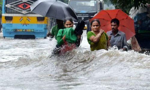 കൊൽക്കത്ത നഗരം വെള്ളത്തിനടിയിൽ; 7 മരണം