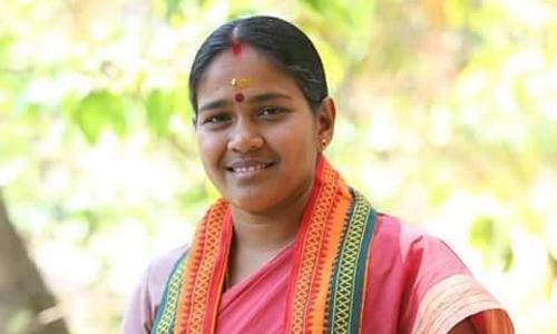 സി­.പി­.എമ്മി­നെ­ ജനാ­ധി­പത്യം പഠി­പ്പി­ക്കാൻ‍ കേ­ന്ദ്രത്തി­ലാ­ളു­ണ്ടെ­ന്ന് ശോ­ഭാ­ സു­രേ­ന്ദ്രൻ‍