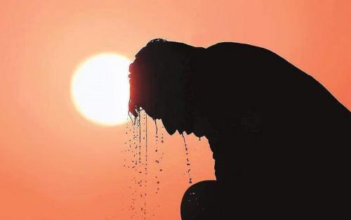 സംസ്ഥാനം ചുട്ടുപൊള്ളുന്നു: രണ്ടുദിവസം കൂടി കനത്ത ചൂട്, ജാഗ്രതാ മുന്നറിയിപ്പ്