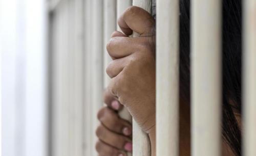 സർക്കാർ സ്ഥാപനത്തെ വിമർശിച്ച് സമൂഹമാധ്യമത്തിൽ പോസ്റ്റ്; യുവതിക്ക് തടവ് ശിക്ഷ