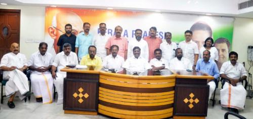 പാര്ലമെന്റ് തെരഞ്ഞെടുപ്പില് ഐക്യജനാധിപത്യ മുന്നണി സ്ഥാനാര്ത്ഥികളുടെ വിജയത്തിനായി എല്ലാ പ്രവാസികളും ഒന്നിക്കണമെന്ന് ഒ.ഐ.സി.സി പാര്ലമെന്റ് തെരഞ്ഞെടുപ്പില് ഐക്യജനാധിപത്യ മുന്നണി സ്ഥാനാര്ത്ഥികളുടെ വിജയത്തിനായി എല്ലാ പ്രവാസികളും ഒന്നിക്കണമെന്ന് ഒ.ഐ.സി.സി