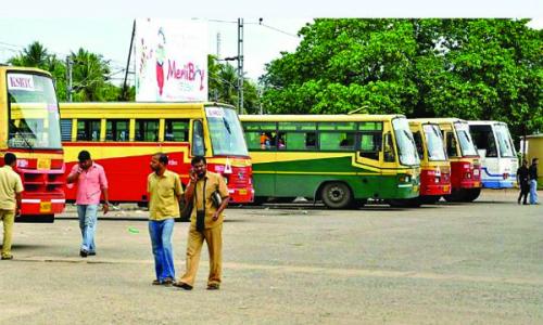 സ്വകാര്യ ബസ് സമരം : കെ.എസ്.ആർ.ടി.സിക്ക് വരുമാന നേട്ടം സ്വകാര്യ ബസ് സമരം : കെ.എസ്.ആർ.ടി.സിക്ക് വരുമാന നേട്ടം