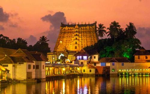 പത്മനാഭസ്വാമി ക്ഷേത്രത്തിന് തപാൽ വകുപ്പിന്റെ ആദരം