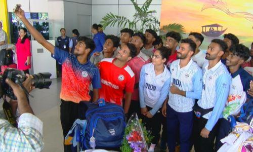 ഏഷ്യൻ ഗെയിംസ്: റിലേ ടീമംഗങ്ങൾക്ക് തിരുവനന്തപുരം വിമാനത്താവളത്തിൽ ഊഷ്മള വരവേൽപ് ഏഷ്യൻ ഗെയിംസ്: റിലേ ടീമംഗങ്ങൾക്ക് തിരുവനന്തപുരം വിമാനത്താവളത്തിൽ ഊഷ്മള വരവേൽപ്