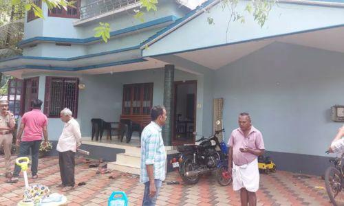 പയ്യന്നൂർ പെരുമ്പയിൽ വൻ കവർച്ച; 80 പവൻ ആഭരണങ്ങളും പണവും നഷ്ടപ്പെട്ടു പയ്യന്നൂർ പെരുമ്പയിൽ വൻ കവർച്ച; 80 പവൻ ആഭരണങ്ങളും പണവും നഷ്ടപ്പെട്ടു
