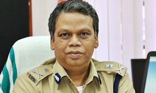 മോൻസണിന്റെ വീടിന് സുരക്ഷയൊരുക്കാൻ നിർദ്ദേശം നൽകിയത് ബെഹ്റ മോൻസണിന്റെ വീടിന് സുരക്ഷയൊരുക്കാൻ നിർദ്ദേശം നൽകിയത് ബെഹ്റ