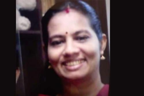 കൊല്ലത്ത് ബാങ്ക് സെക്രട്ടറി തൂങ്ങി മരിച്ച നിലയില് കൊല്ലത്ത് ബാങ്ക് സെക്രട്ടറി തൂങ്ങി മരിച്ച നിലയില്