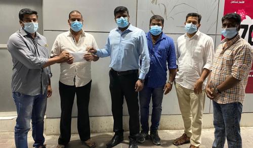 ബുദ്ധിമുട്ടനുഭവിച്ച ബഹ്റൈൻ പ്രവാസിക്ക് സഹായം നൽകി കൂട്ടായ്മകൾ ബുദ്ധിമുട്ടനുഭവിച്ച ബഹ്റൈൻ പ്രവാസിക്ക് സഹായം നൽകി കൂട്ടായ്മകൾ