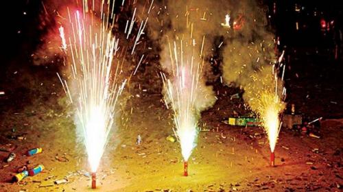 ദീപാവലി; രാത്രി 8 മുതൽ 10 വരെ മാത്രം പടക്കം പൊട്ടിക്കാൻ അനുമതി ദീപാവലി; രാത്രി 8 മുതൽ 10 വരെ മാത്രം പടക്കം പൊട്ടിക്കാൻ അനുമതി