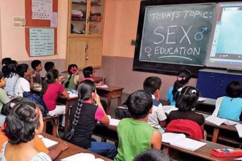 ലൈംഗിക വിദ്യാഭ്യാസം ഇനി പാഠ്യപദ്ധതിയിൽ; സുപ്രിംകോടതിയിൽ അനുകൂല നിലപാടറിയിച്ച് കേന്ദ്ര സർക്കാർ