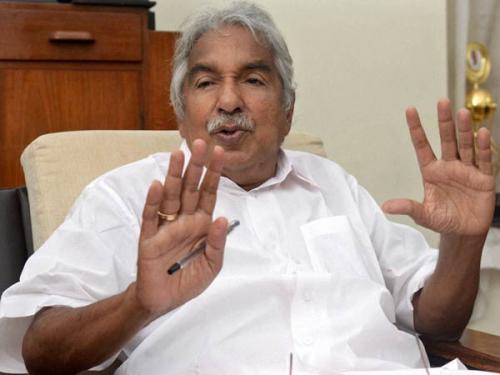 പ്രവാസികളോട് സർ‍ക്കാർ മനുഷ്യത്വമില്ലാതെ പെരുമാറുന്നു; ഉമ്മൻ ചാണ്ടി         