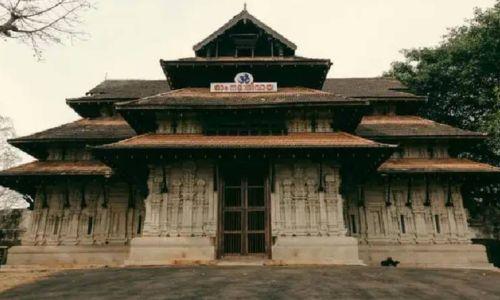 തൃശൂർ പൂരത്തിന് വടക്കുന്നാഥ ക്ഷേത്രത്തിൽ ചെരുപ്പിന് വിലക്ക് തൃശൂർ പൂരത്തിന് വടക്കുന്നാഥ ക്ഷേത്രത്തിൽ ചെരുപ്പിന് വിലക്ക്