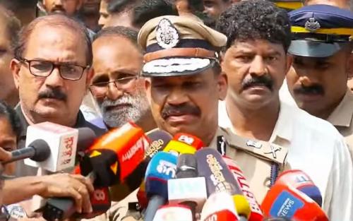 'ജഡ്ജി എന്നോ പൊലീസ് എന്നോ വ്യത്യാസം ഇല്ല, തെറ്റ് ചെയ്തിട്ടുണ്ടെങ്കില്‍ നടപടി'; ജയബാലകൃഷ്ണന്റെ വീട് സന്ദര്‍ശിച്ച് എഡിജിപി വിജയന്‍