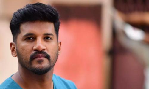 വിജയ് യേശുദാസിന്റെ ചെന്നൈയിലെ വസതിയിൽ മോഷണം: 60 പവനോളം നഷ്ടപ്പെട്ടതായി ഭാര്യ ദർശന വിജയ് യേശുദാസിന്റെ ചെന്നൈയിലെ വസതിയിൽ മോഷണം: 60 പവനോളം നഷ്ടപ്പെട്ടതായി ഭാര്യ ദർശന