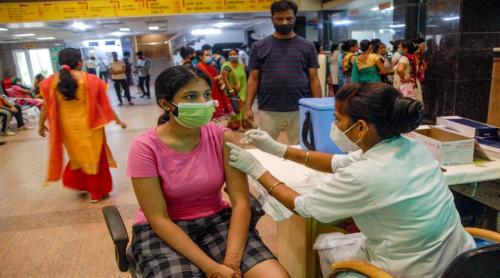 ഇന്ത്യയിൽ പുതിയതായി 42,909 പേർക്ക് കൂടി കോവിഡ് സ്ഥിരീകരിച്ചു ഇന്ത്യയിൽ പുതിയതായി 42,909 പേർക്ക് കൂടി കോവിഡ് സ്ഥിരീകരിച്ചു