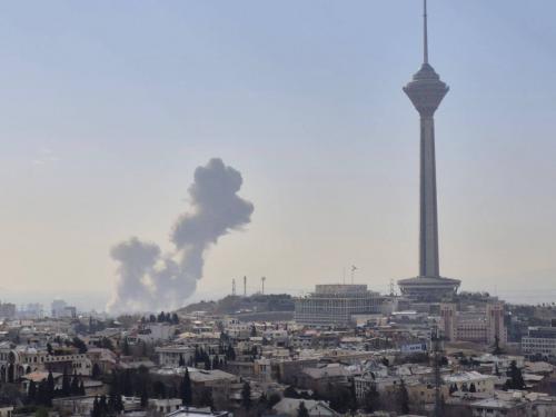 ഇസ്രായേലും ഇറാനും വ്യോമപാത അടച്ചു; മിഡിൽ ഈസ്റ്റിൽ യുദ്ധഭീതി, ആക്രമണം അമേരിക്കയുമായി ആലോചിച്ചെന്ന് റിപ്പോർട്ടുകൾ