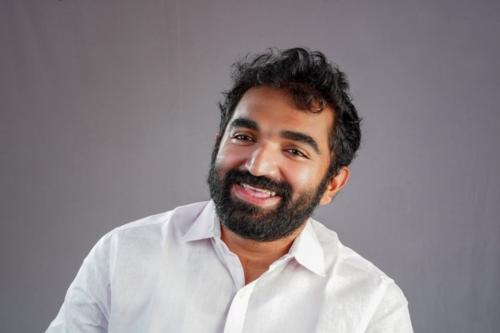 ഉമ്മൻ ചാണ്ടിയെപ്പോലെയൊരു മുഖ്യമന്ത്രിയെയാണ് കേരളത്തിന് ലഭിച്ചതെന്ന് ചാണ്ടി ഉമ്മൻ; ഇരുണ്ട കാലം അവസാനിച്ചെന്നും പ്രതികരണം