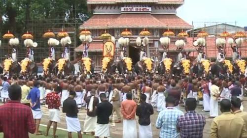 ഉപചാരം ചൊല്ലി പിരിഞ്ഞു: തൃശൂര് പൂരം അവസാനിച്ചു ഉപചാരം ചൊല്ലി പിരിഞ്ഞു: തൃശൂര് പൂരം അവസാനിച്ചു