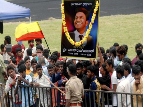 പുനീത് രാജ്കുമാറിന് ഔദ്യോഗിക ബഹുമതികളോടെ വിടനൽകി