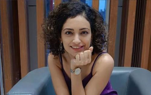 നടി വൈഭവി ഉപാധ്യായ കാറപകടത്തില് മരിച്ചു നടി വൈഭവി ഉപാധ്യായ കാറപകടത്തില് മരിച്ചു