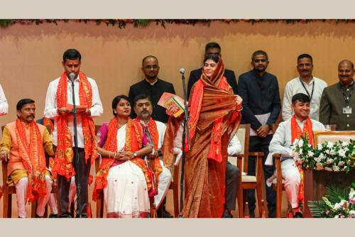 26 മന്ത്രിമാരുള്ള പുതിയ മന്ത്രിസഭ ഗുജറാത്തില് അധികാരമേറ്റു 26 മന്ത്രിമാരുള്ള പുതിയ മന്ത്രിസഭ ഗുജറാത്തില് അധികാരമേറ്റു
