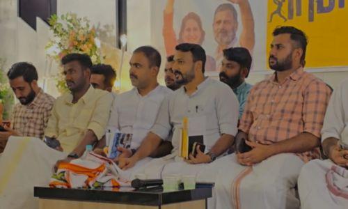 രാഹുൽ മാങ്കൂട്ടത്തിൽ ഔദ്യോഗിക പദവികൾ വഹിക്കാത്ത നേതാവ് വേദിയിൽ; യൂത്ത് കോൺഗ്രസ് ലീഡേഴ്സ് മീറ്റിൽ കയ്യാങ്കളി രാഹുൽ മാങ്കൂട്ടത്തിൽ ഔദ്യോഗിക പദവികൾ വഹിക്കാത്ത നേതാവ് വേദിയിൽ; യൂത്ത് കോൺഗ്രസ് ലീഡേഴ്സ് മീറ്റിൽ കയ്യാങ്കളി